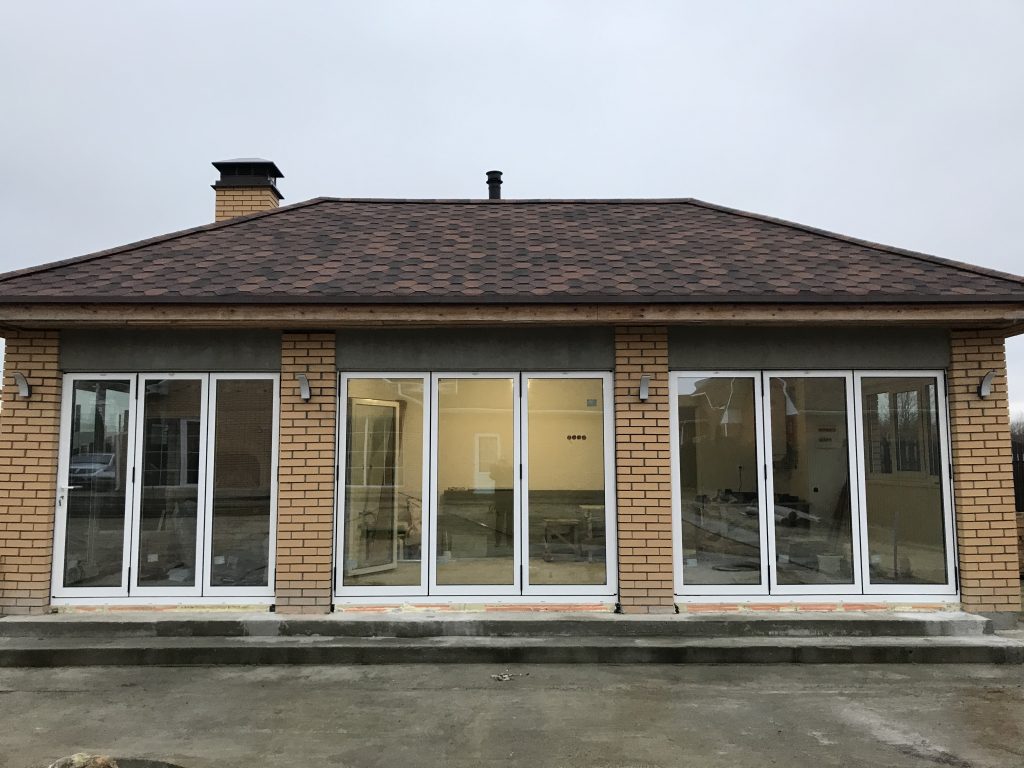 Ваша веранда мечты: как остекление превратит обычную пристройку в уютное пространство круглый год